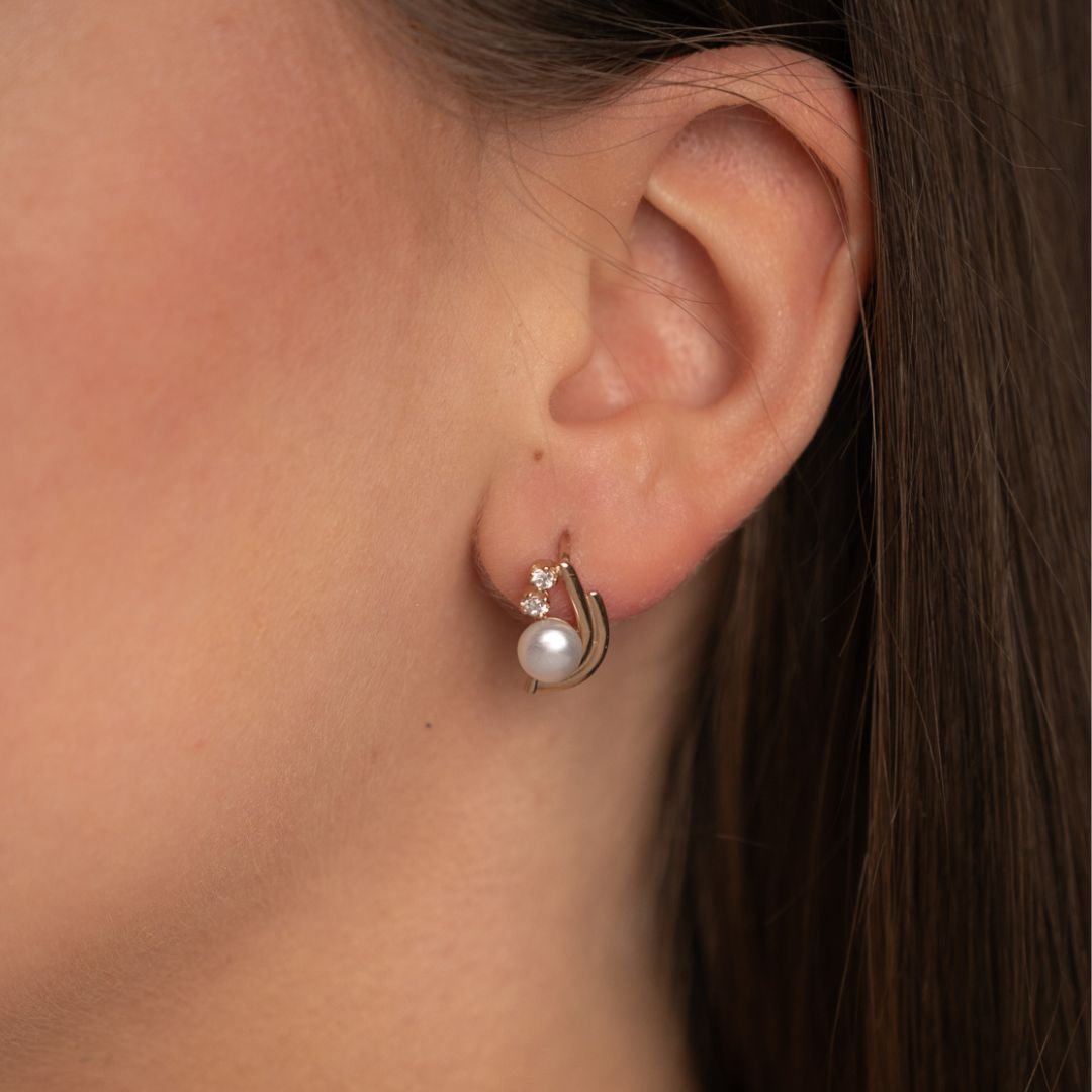 Auksiniai auskarai su perlu AUM159