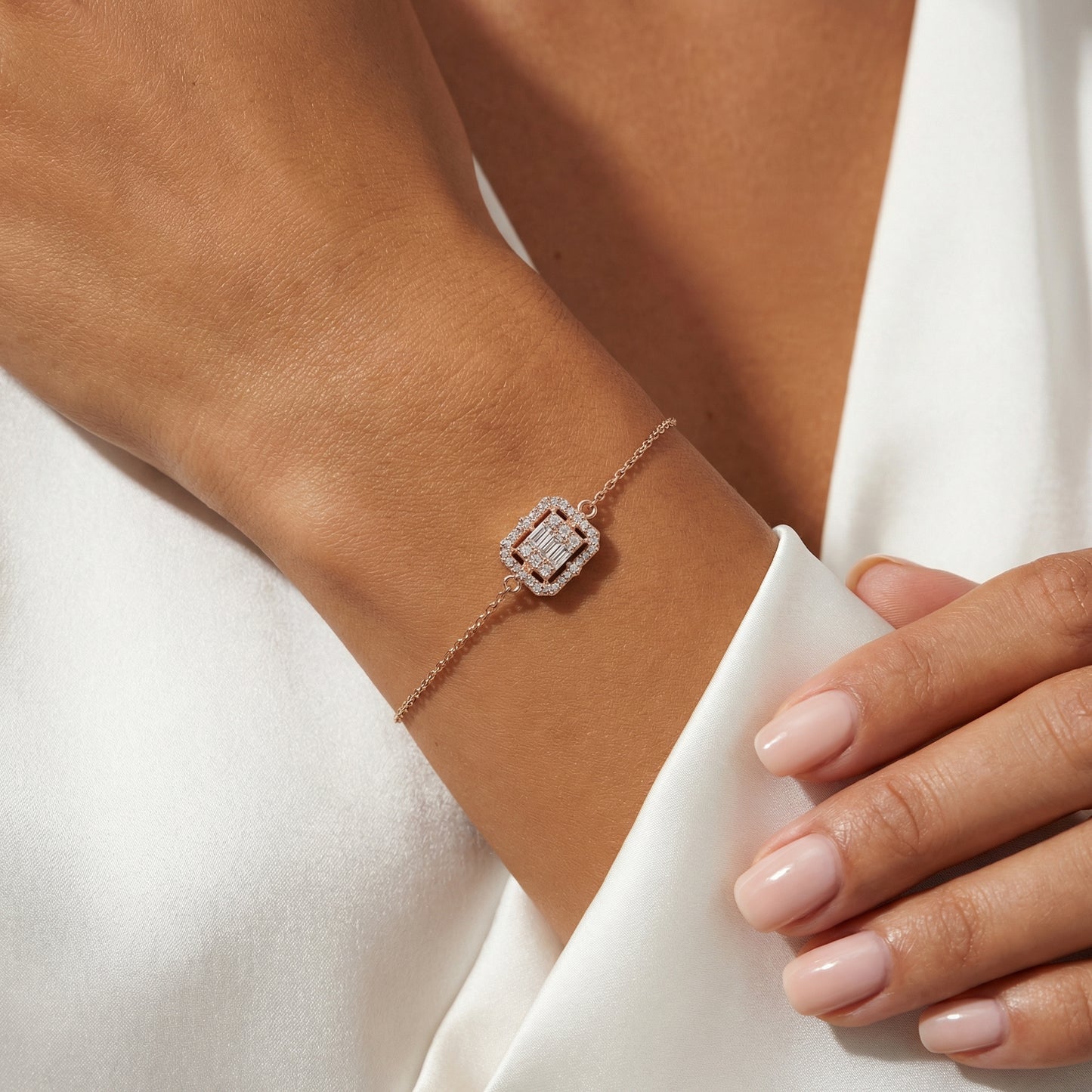 „Luna“ raudono aukso apyrankė