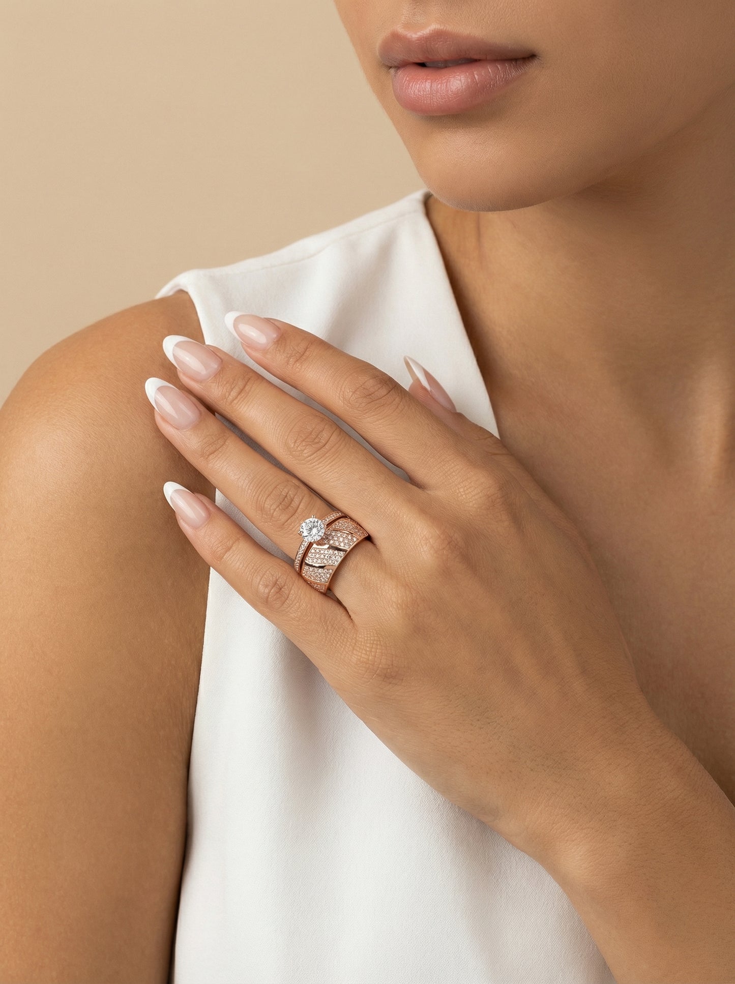 Auksinis žiedas su cirkoniais DMZ103