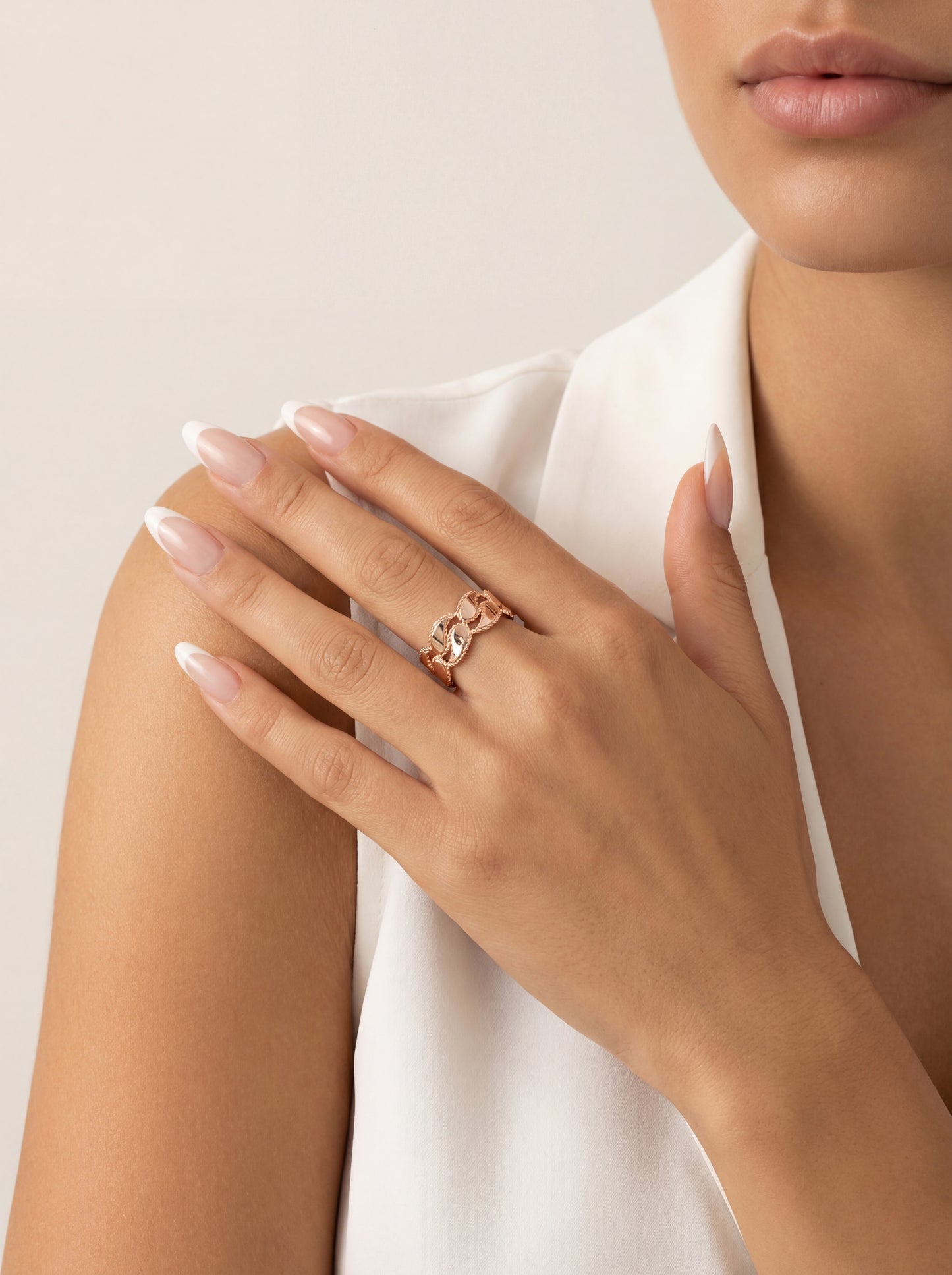 Auksinis žiedas su cirkoniais AUD050