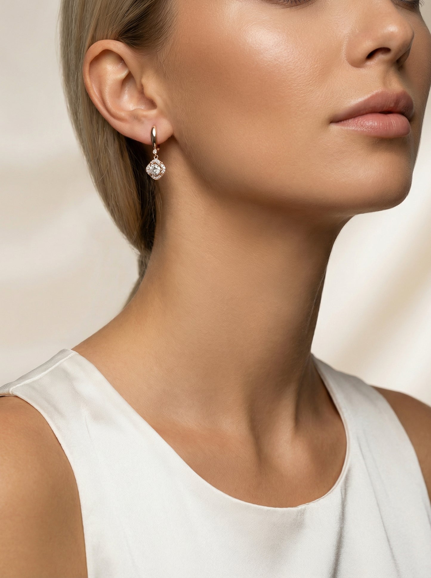 Auksiniai auskarai su cirkoniais AUM135