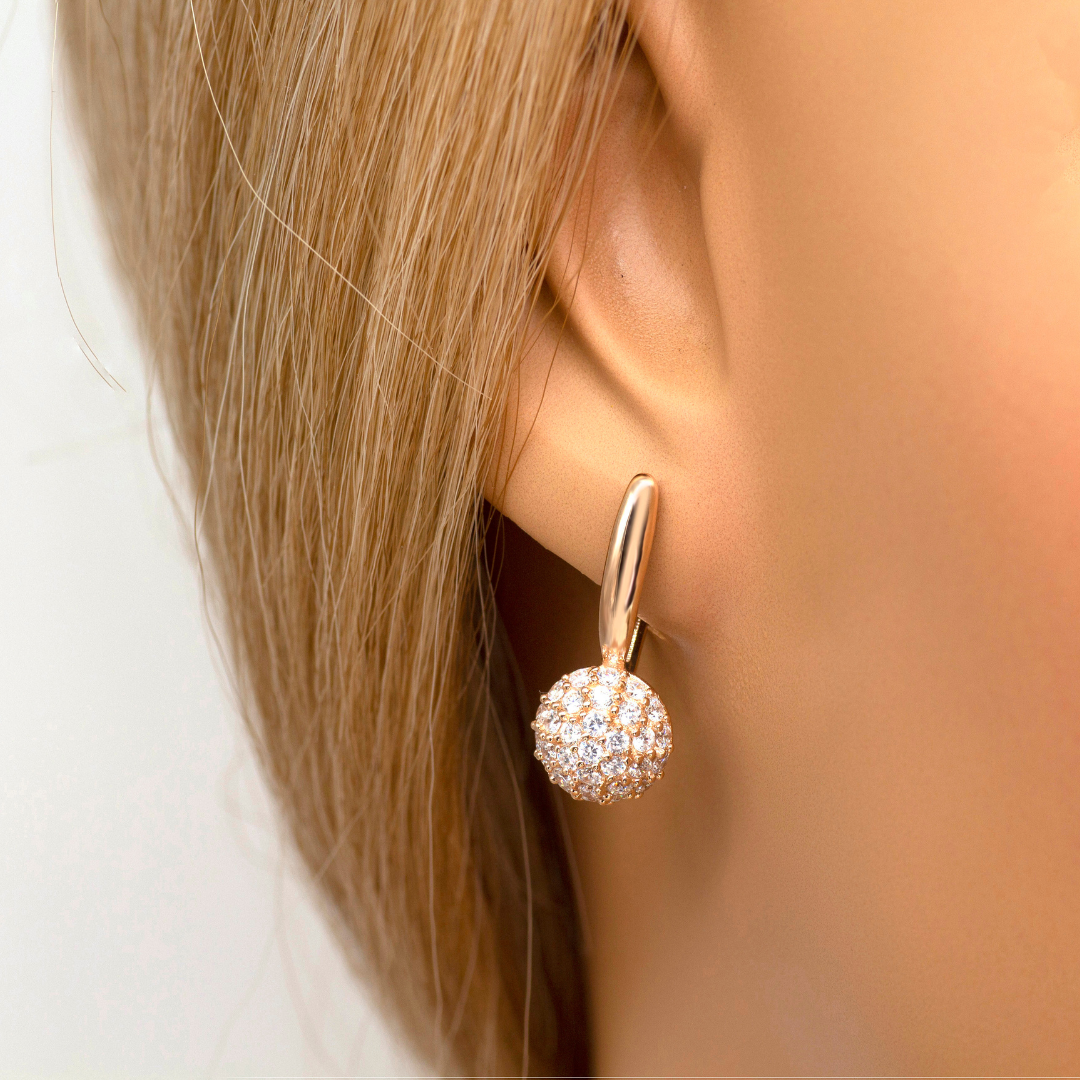 Svoris: ~4.46g
Akmenys: Cirkoniai
Praba: 585 raudonas auksas