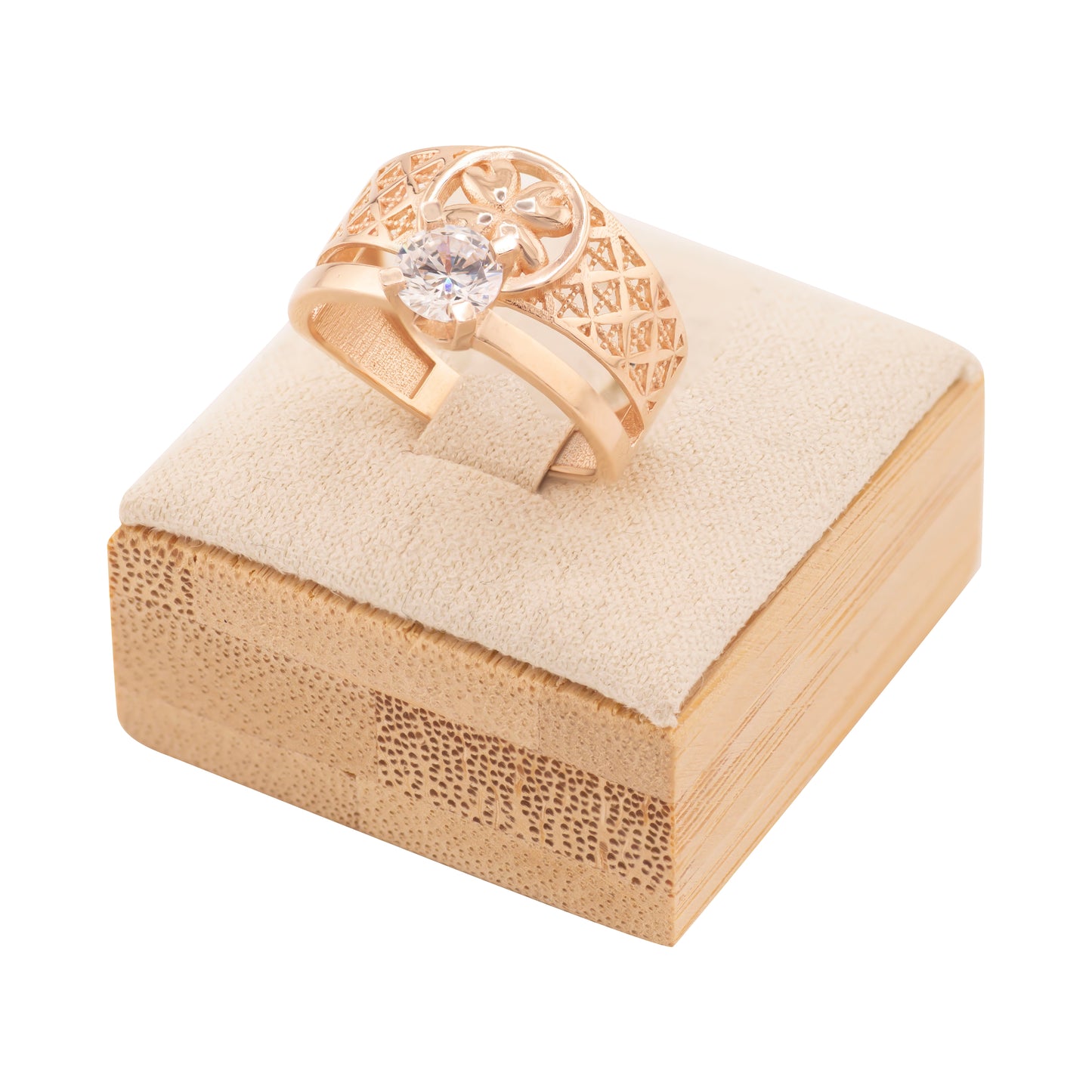 Rožinio aukso žiedas su centriniu cirkoniu ir ažūriniu keturlapio dobilo ornamentu