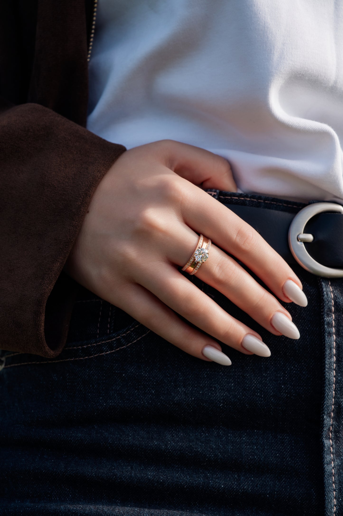 Auksinis žiedas su cirkoniais DMZ111