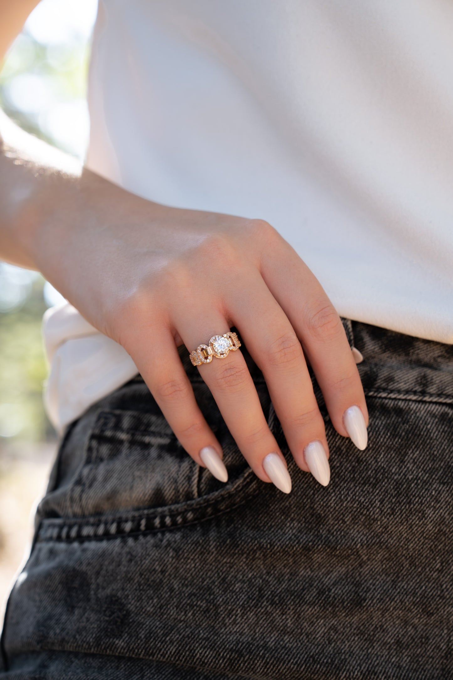 Auksinis žiedas su cirkoniais AA8