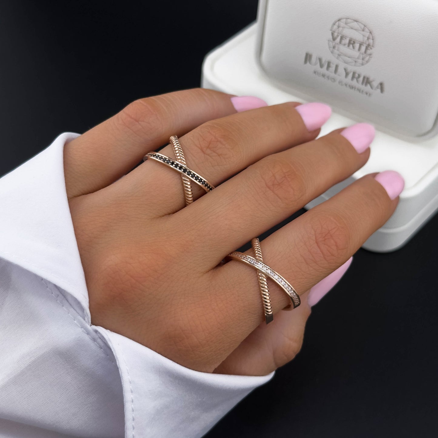 Auksinis žiedas su cirkoniais ZUR0051