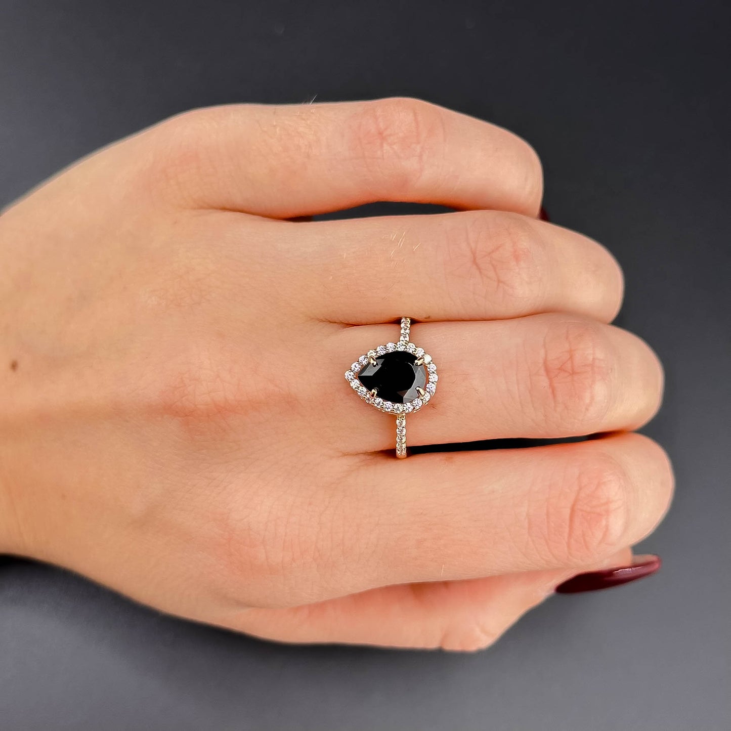 Auksinis žiedas su cirkoniais CAZ100