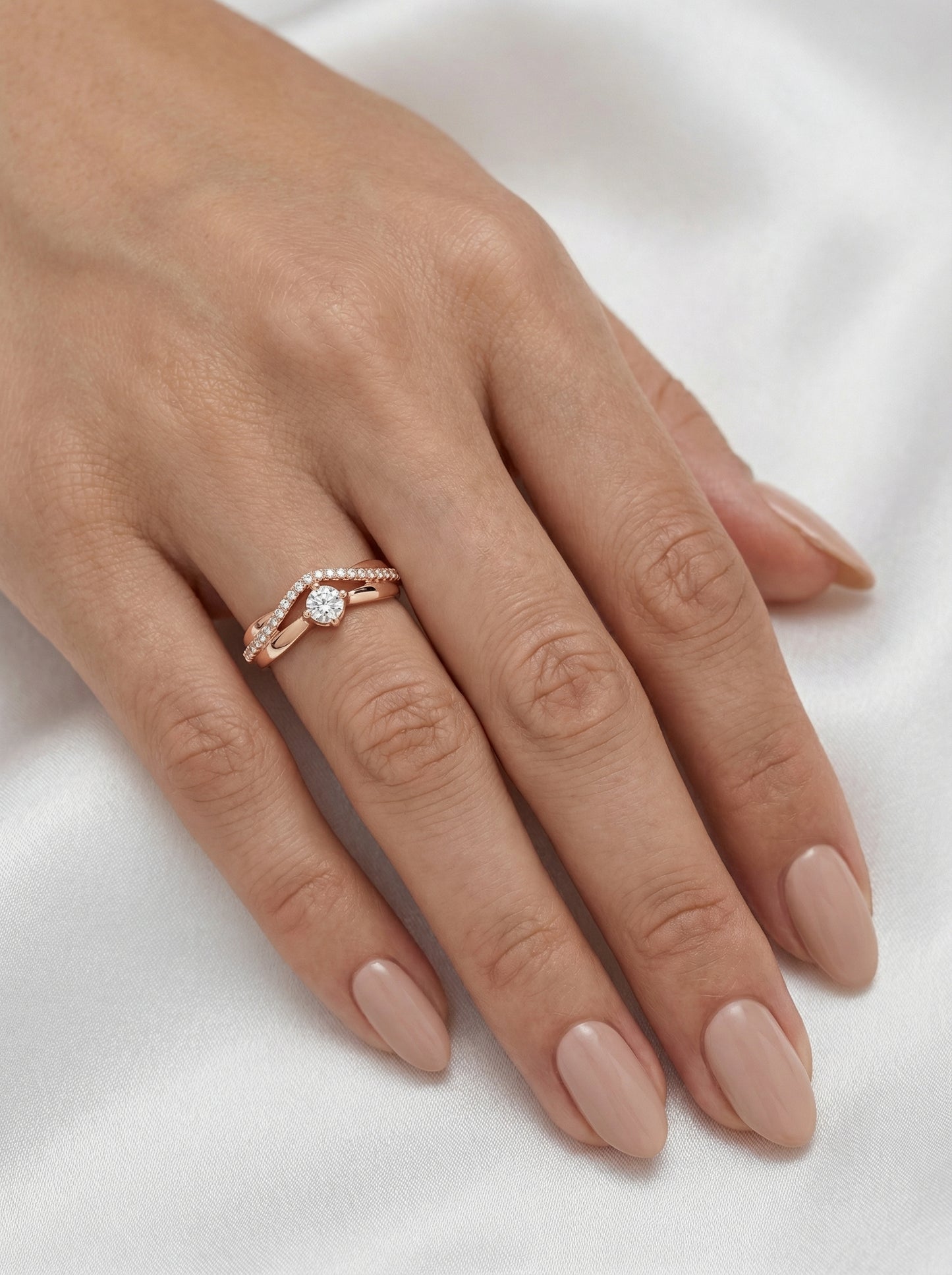 Auksinis žiedas su cirkoniais TUR0001