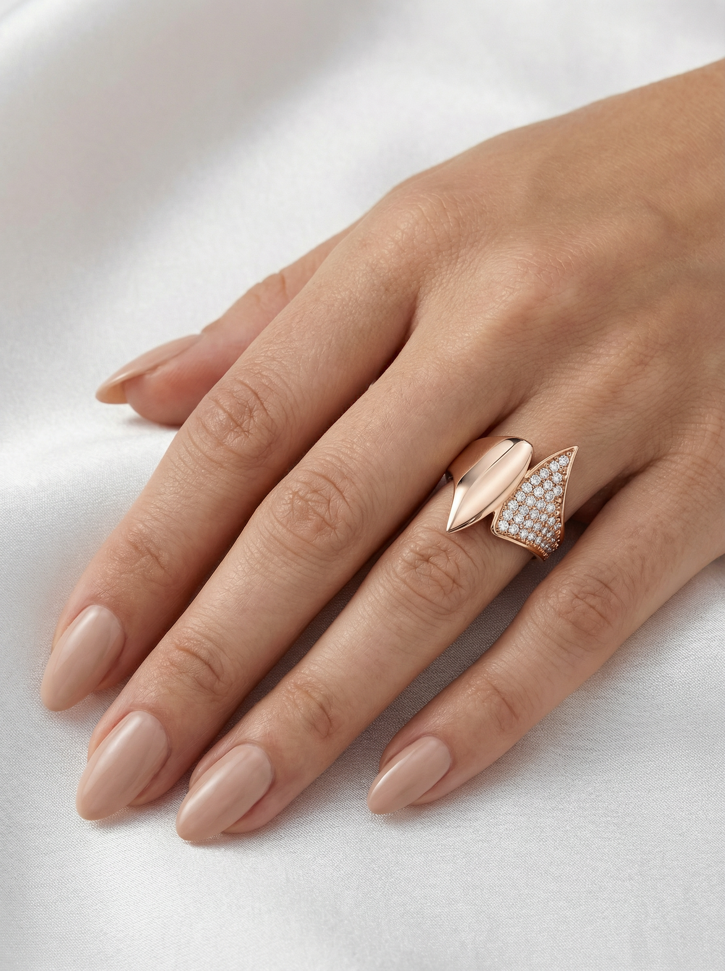 Auksinis žiedas su cirkoniais TUR0036