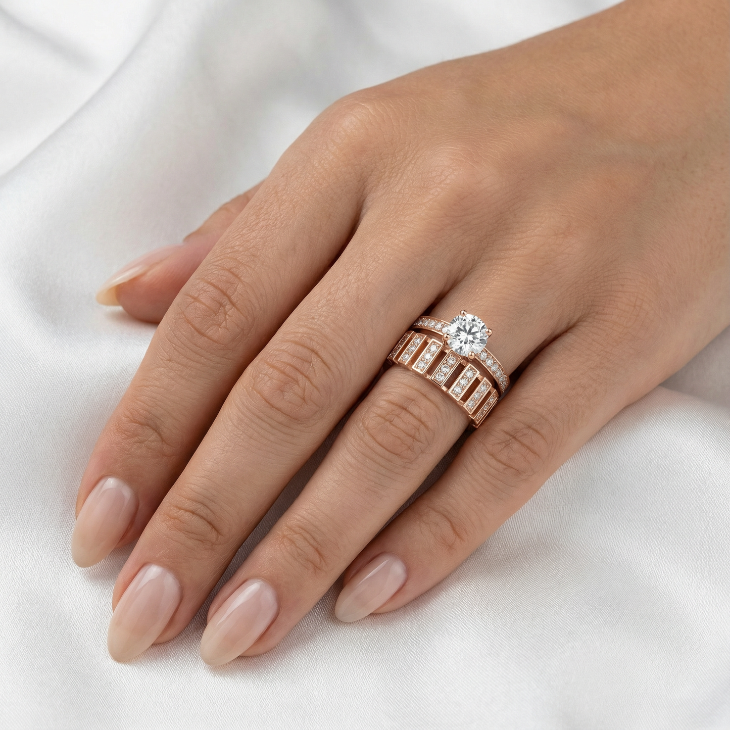 Auksinis žiedas su cirkoniais ZUR0038