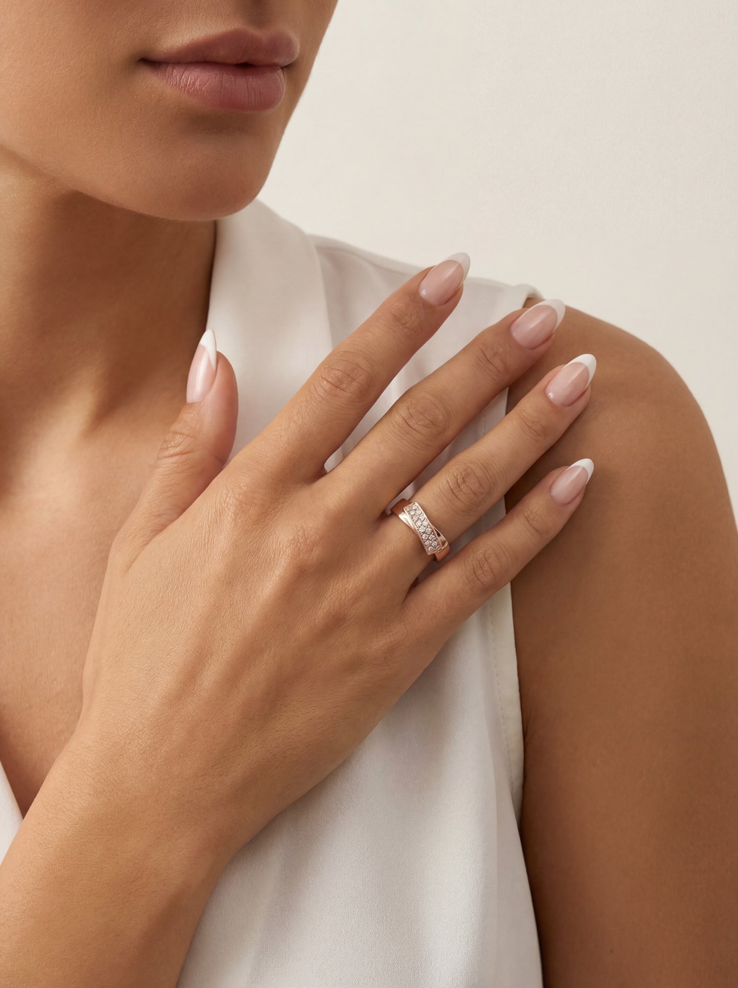 Auksinis žiedas su cirkoniais AUD044