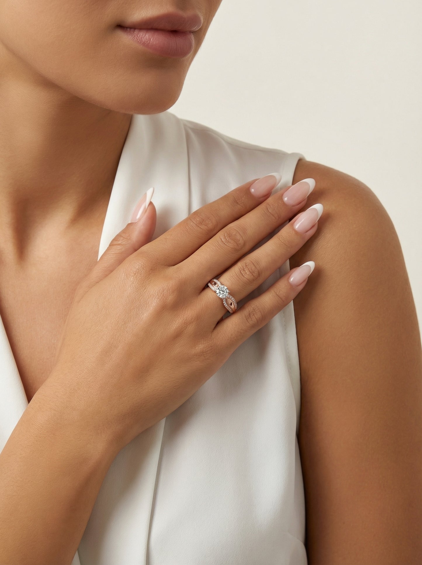 Auksinis žiedas su cirkoniais ZUR0048