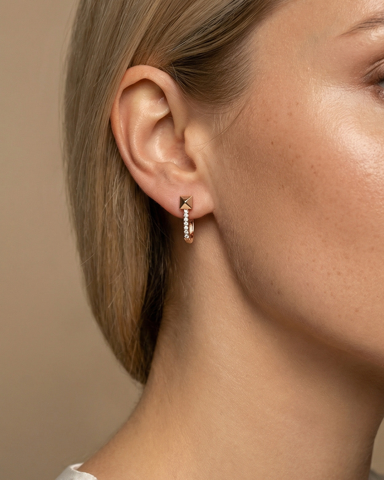 Auksiniai auskarai su cirkoniais AUM179