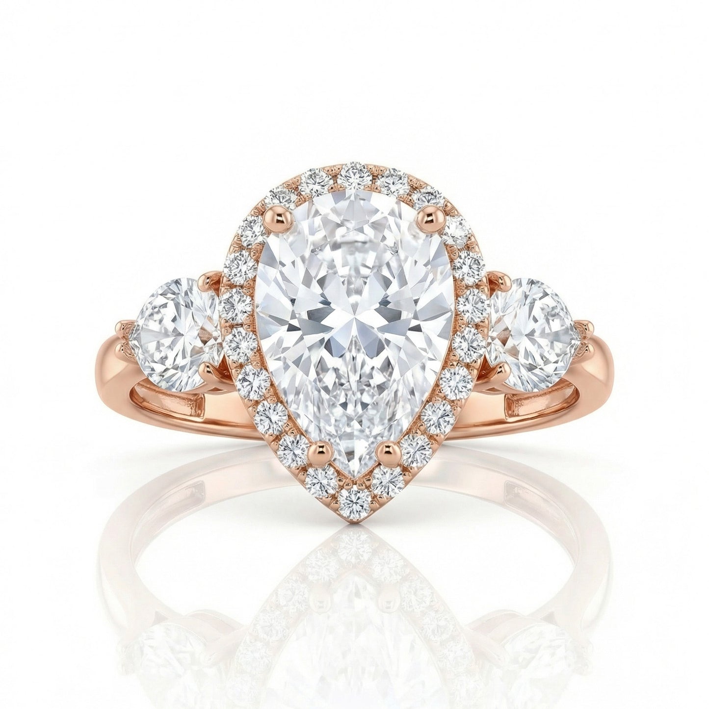 Auksinis lašo formos žiedas su cirkoniais