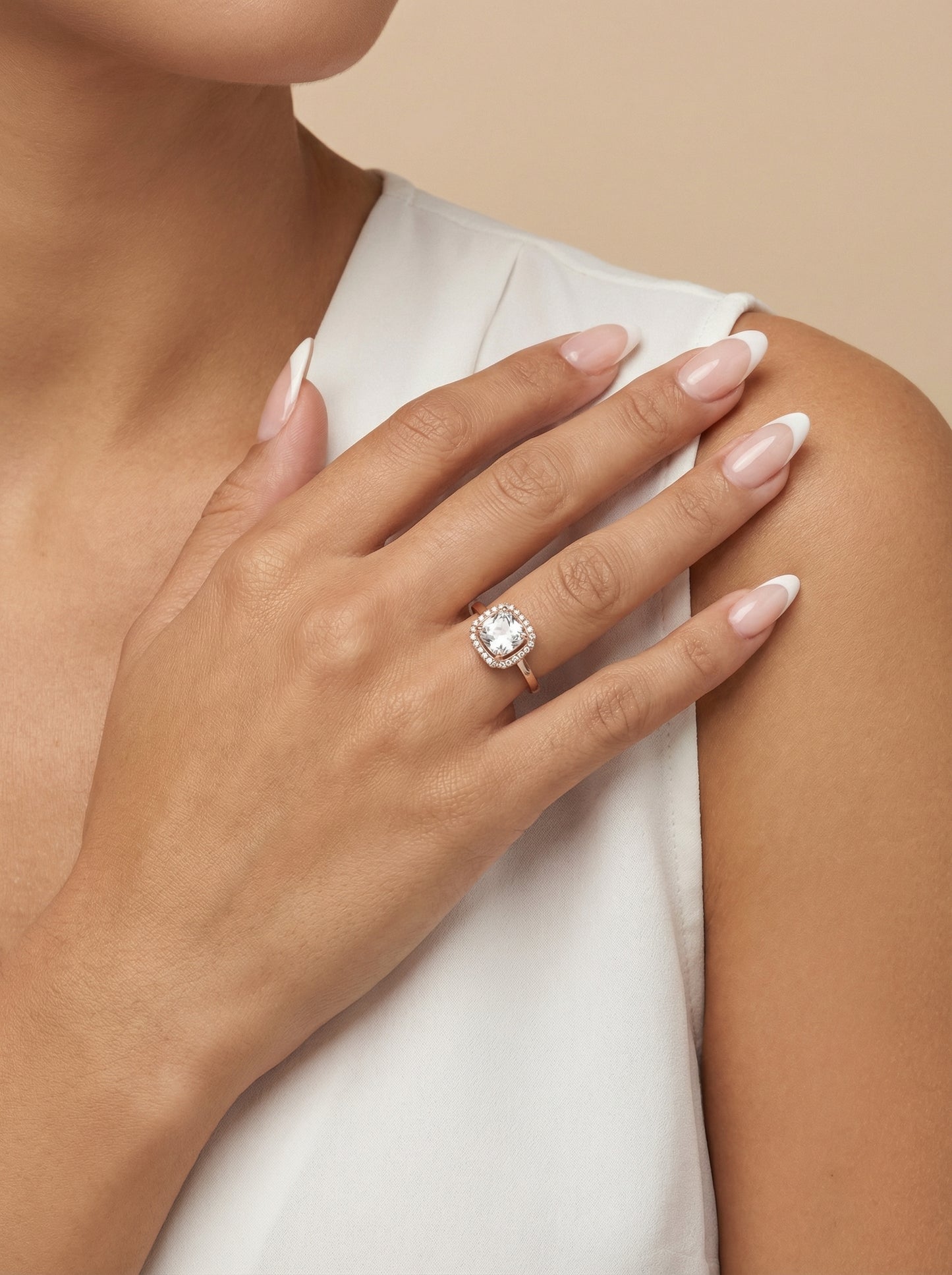 Auksinis žiedas su cirkoniais TUR0028