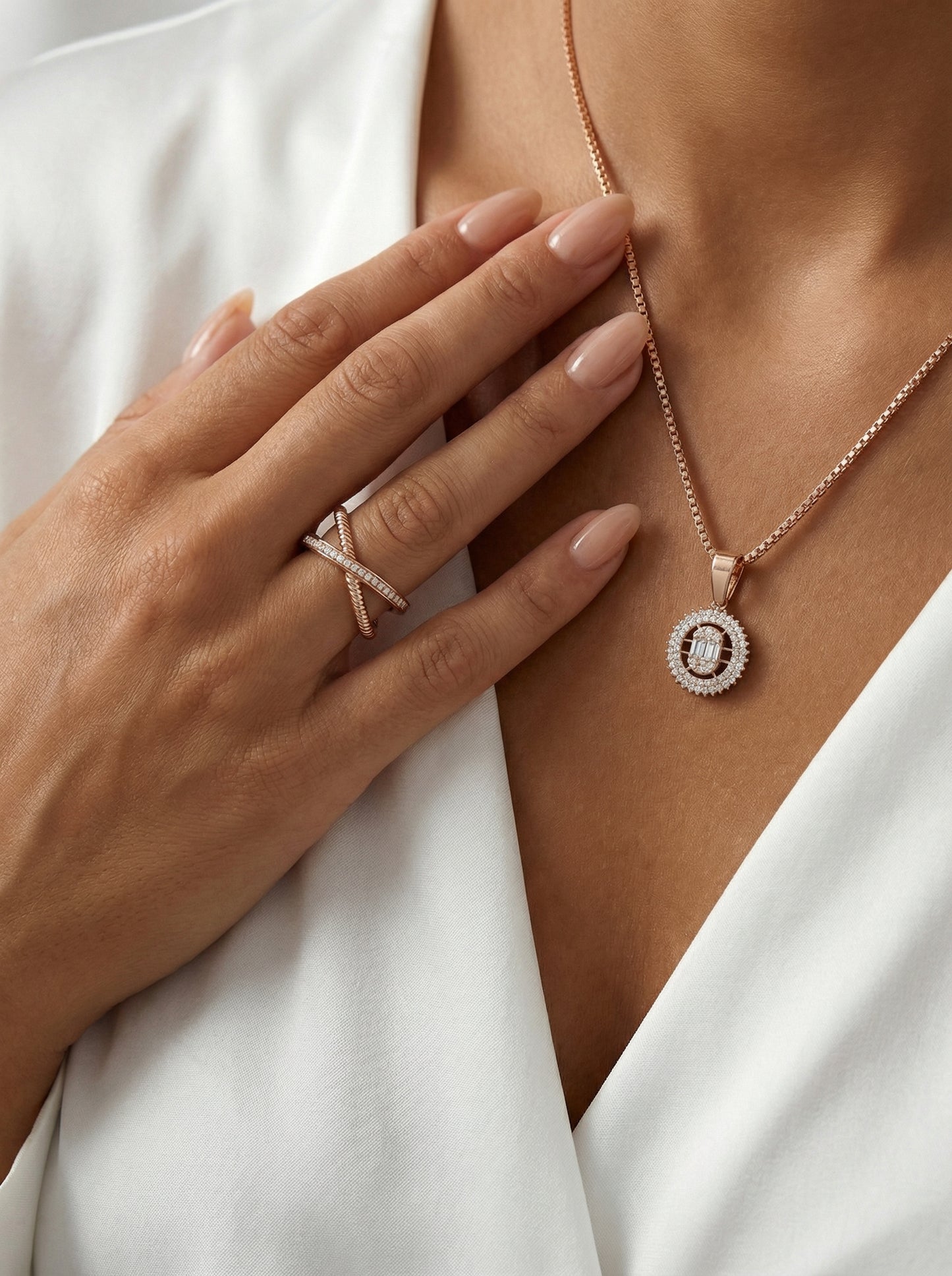 Auksinis žiedas su cirkoniais ZUR0051