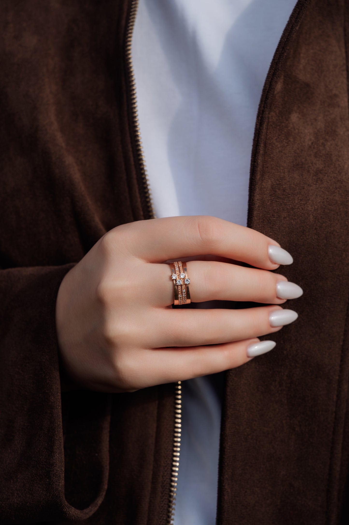 Auksinis žiedas su cirkoniais DMZ109