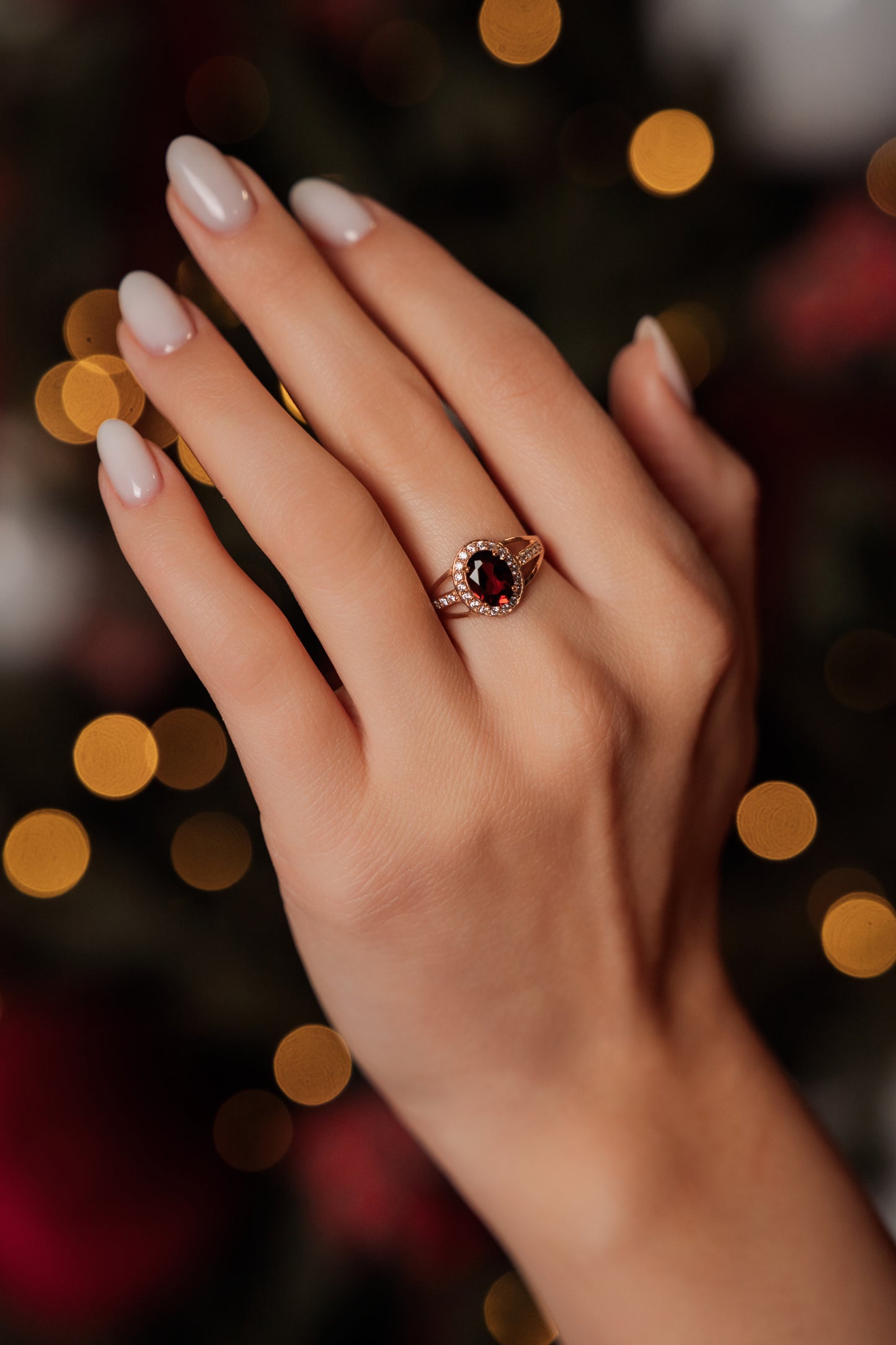 Auksinis žiedas su natūraliais akmenimis ir cirkoniais NAZ111