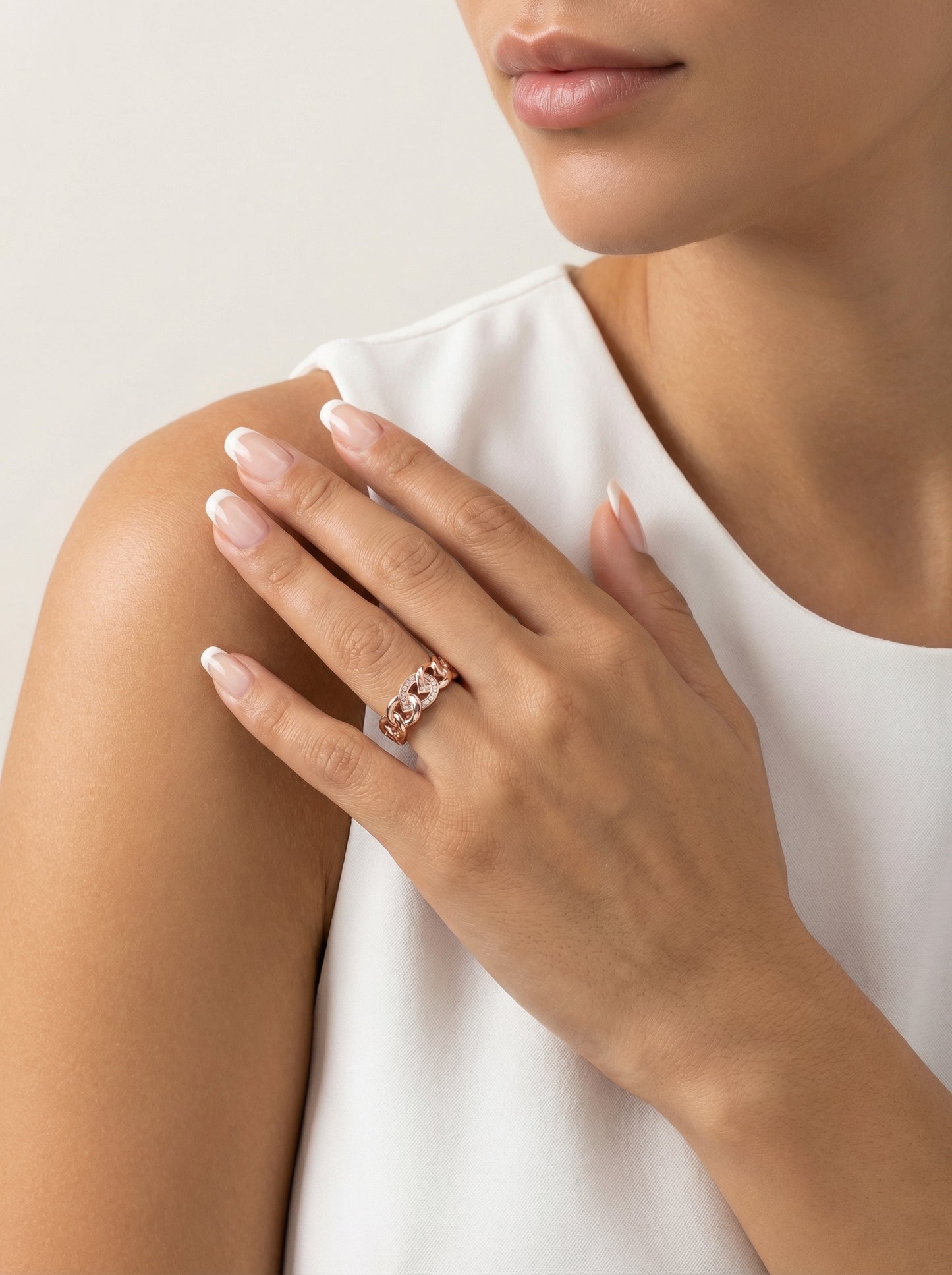 Auksinis žiedas su cirkoniais AUD009