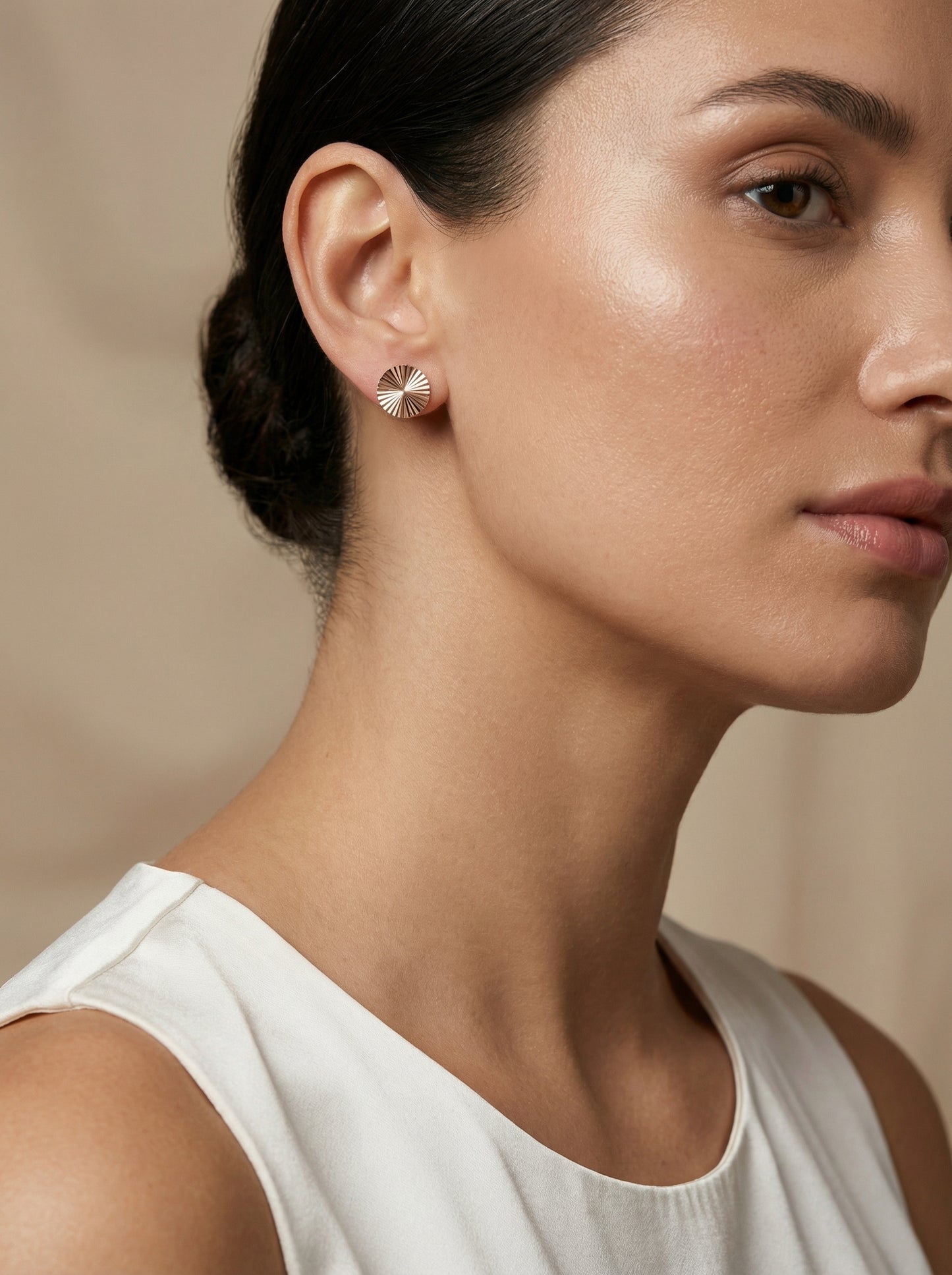 Auksiniai auskarai vinukai AUM160